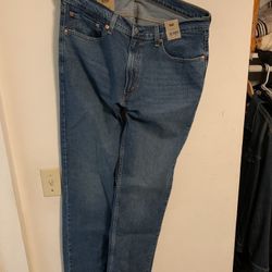 ✅Levi’s Medium Wash 36-34