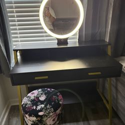 Vanity Black N Gold 
