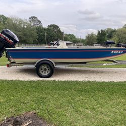 1999 Aluminum Bass Boat. 18Ft Long.