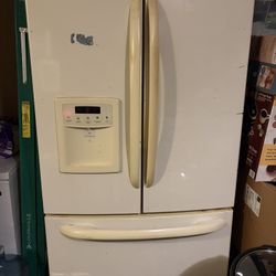 Kenmore Refrigerator 