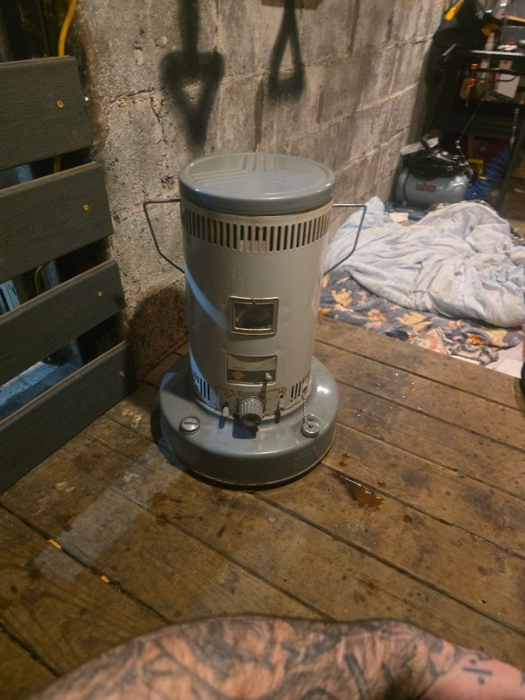 Toyota Omni 230 Kerosene Heater