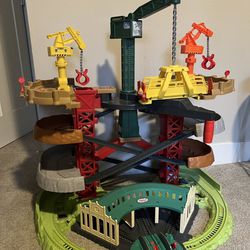 Thomas & Friends Multi-Level Track Set Trains & Cranes Super Tower