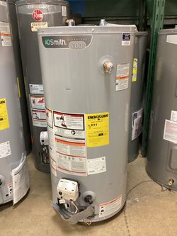 AO Smith Signature 40 Gallons Short 40k BTU Natural Gas Water Heater New Scratch and Dent
