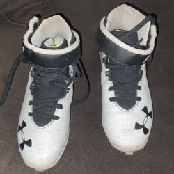 Under Armor Youth Football Cleats 