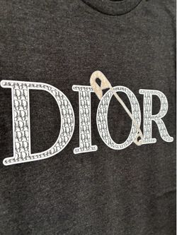New Men’s Luxury graphic T-shirt Size XL