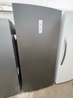 Frigidaire Stand Up Freezer in Stainless Steel 🎃