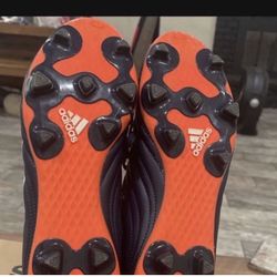 🚨🚨adidas cleats and shin guards !! Sz 8.5 asking $65 .. CHECK OUT ALL MY OTHER ITEMS