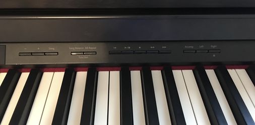 HP305 Digital Piano Overview 