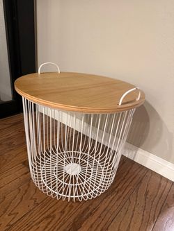 Wire kids storage floor bin
