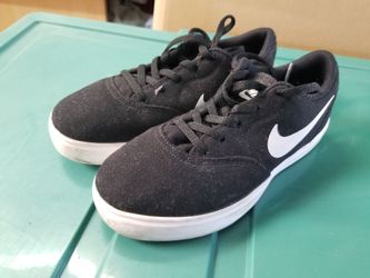 Kids Nike size 13.5