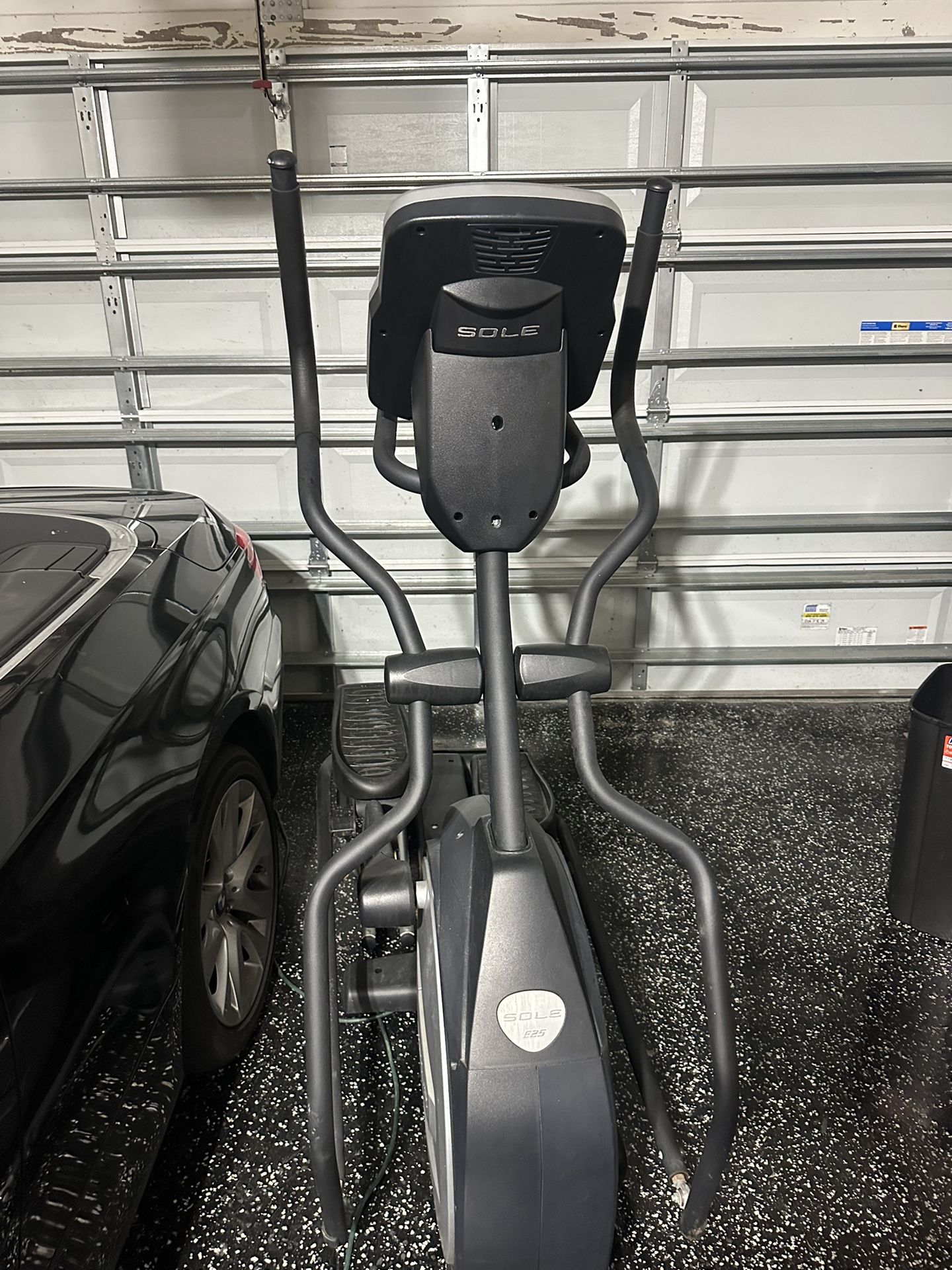 Sole E25 Elliptical Machine