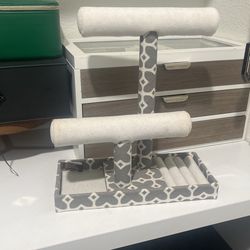 Jewelry stand