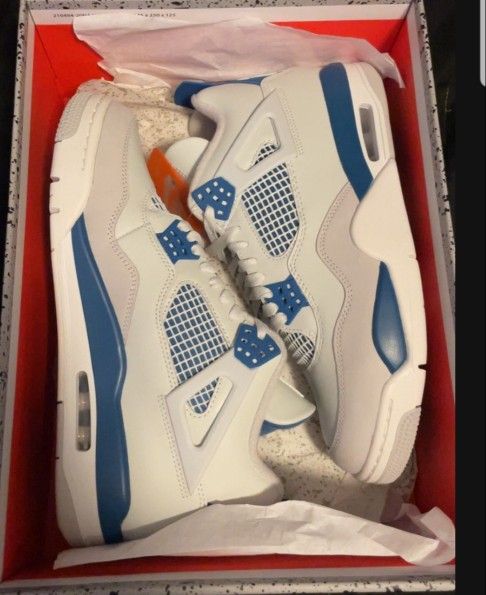 Air Jordan 4 Retro Military Blue Size 11