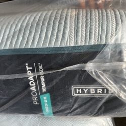 Tempurpedic Queen Size Hybrid