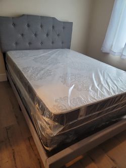 NEW QUEEN-SIZE MATTRESS AND BOX SPRING 🆕️