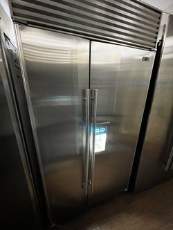 Subzero 42” Built-In Side-by-Side Refrigerator 