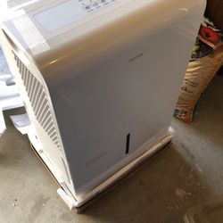 Brand New Homelabs Dehumidifier 70 Pint