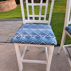 Dining Room Table and Chairs