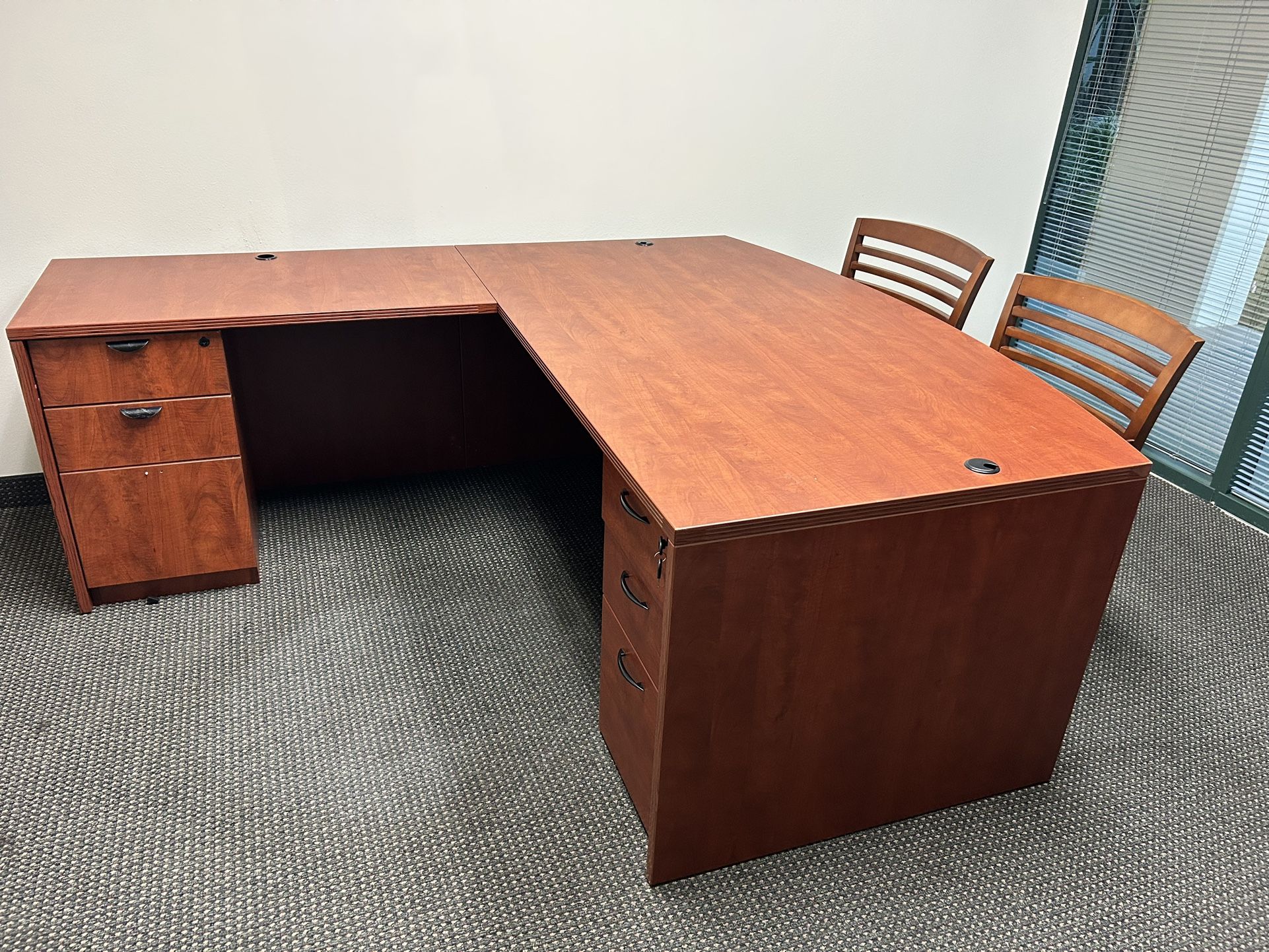 Office Desks Credenza And Chairs