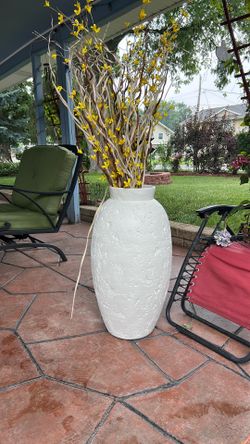 Vase with decorative flowers