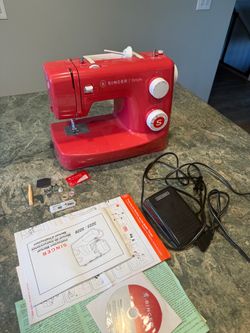 Singer Simple Sewing Machine (Model 3223/3229) — Like New, Complete Set