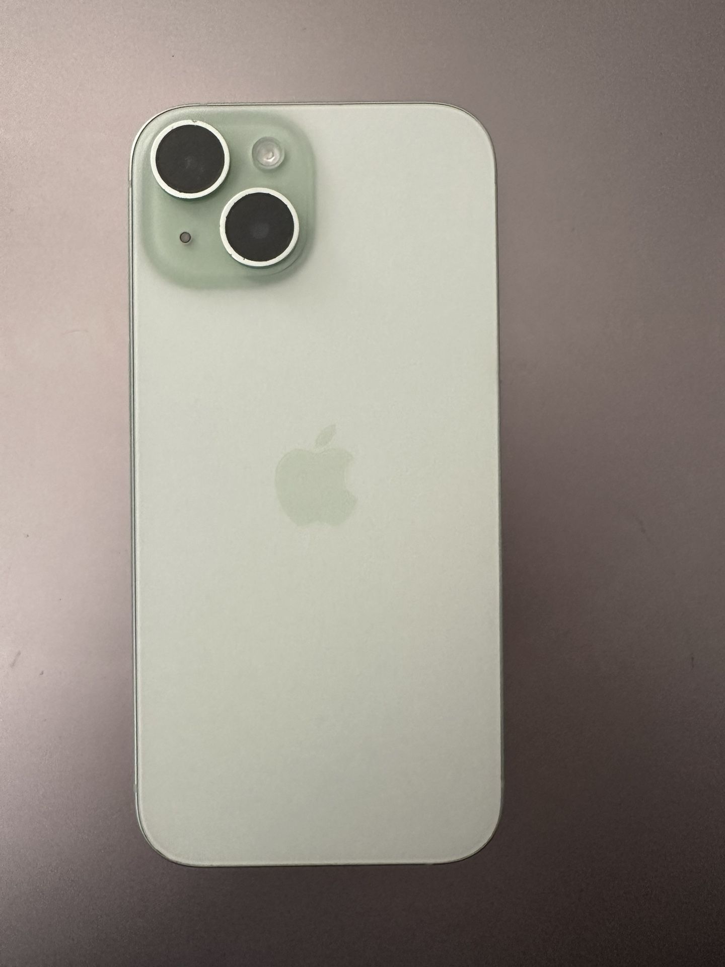 iPhone 15 256GB Green