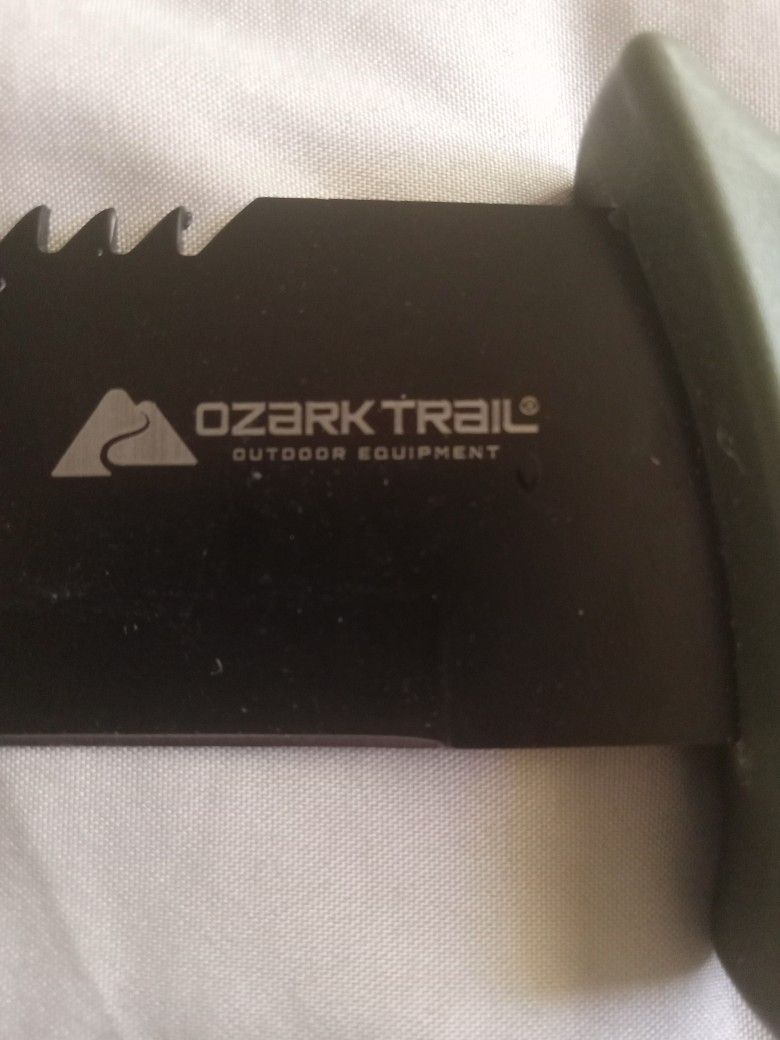 Ozark Trail - Machete with Saw Teeth
Knives