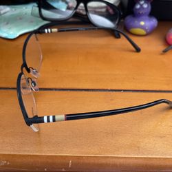 Gucci And Burberry Glasses 150 Eac Or 250 For Both