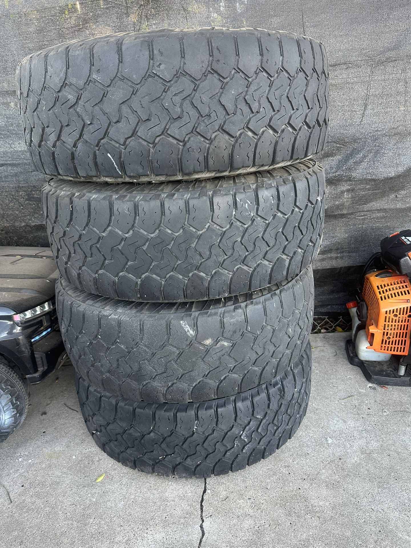 Tires 295 70 R18