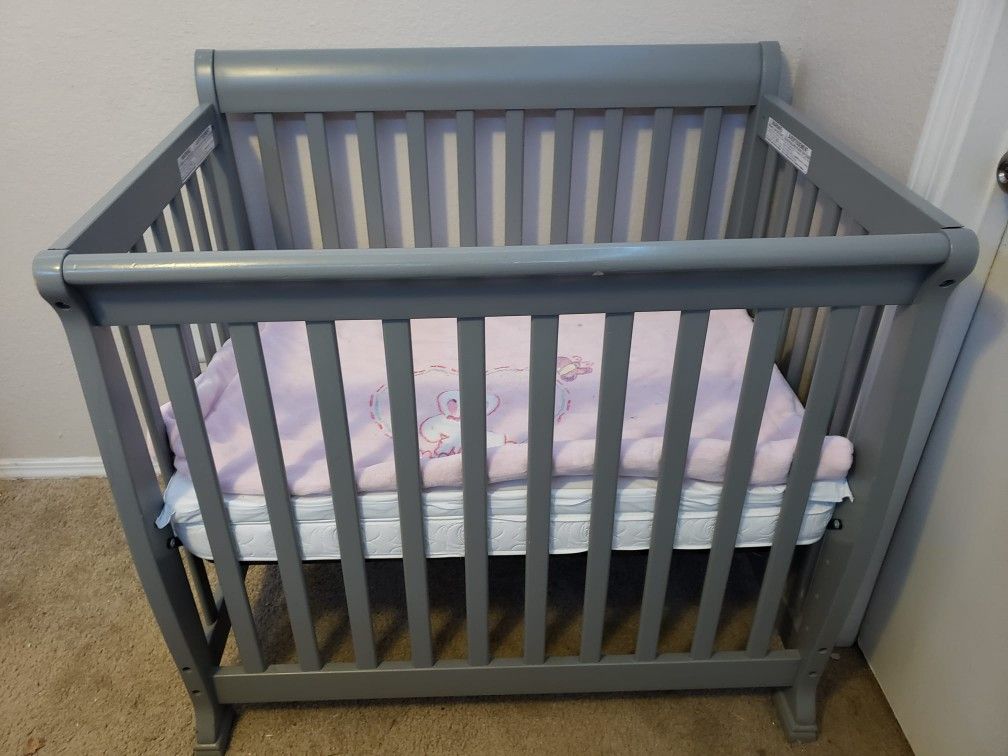 Baby Crib 