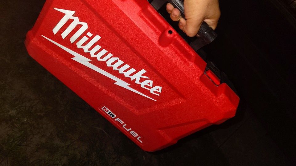 Milwaukee 2 Drill Set