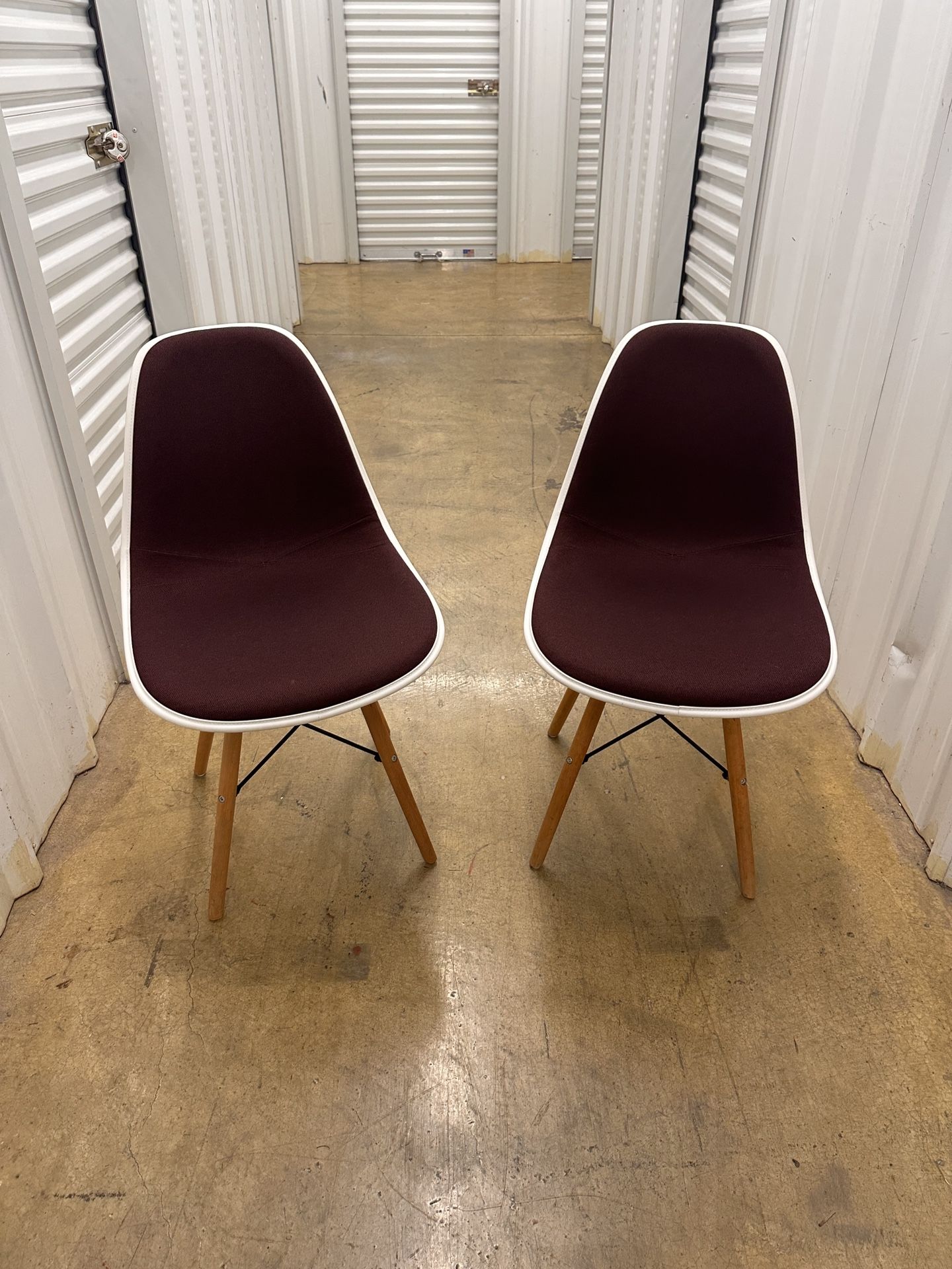 🎅🏽🔵(2) Herman MIller Eames Upholstered Fiberglass Chair❄️