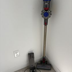 Dyson Cyclone V10 Animal Cordless Stick Vacuum