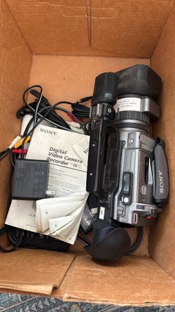 Sony video camera DCR-VX2100