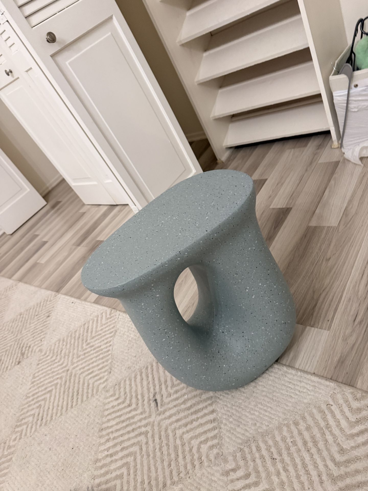 Modern Sculptural Accent Stool / Side Table – Speckled Blue