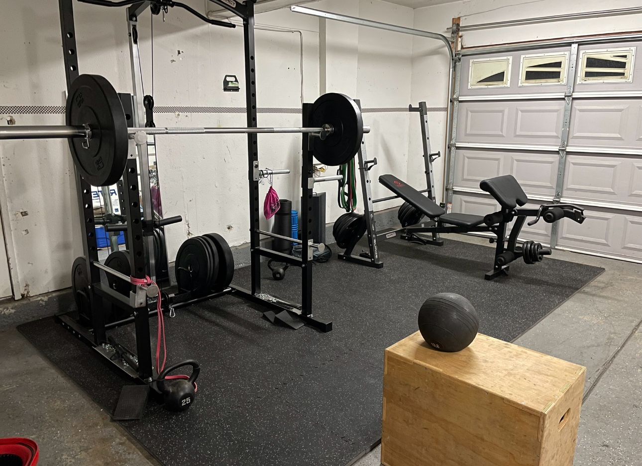 Gym Equipment Bench And Squat Rack