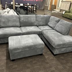 Gray Sectional W/ Storage Ottoman