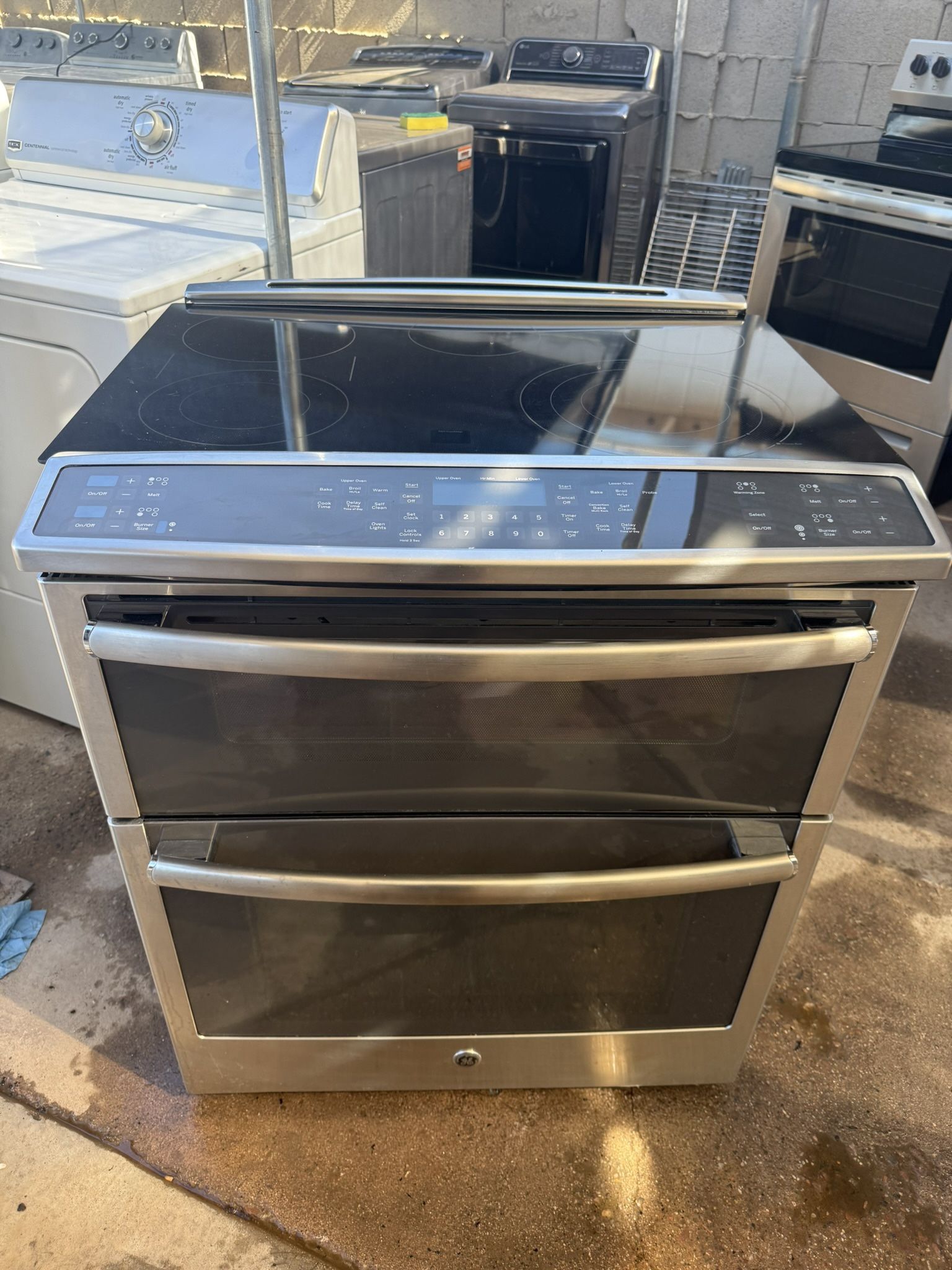 GE Flat Top Glas Electric Double Oven Range / Stove / Estufa Electrica