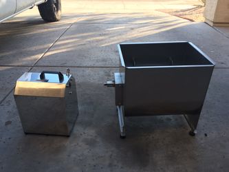 Electric meat mixer