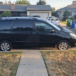 2008 Toyota Sienna XLE 239,000 miles