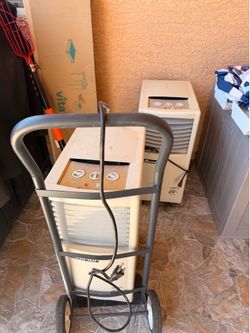 A/c Royal Sovereign Roam-air 8300 btu ac working portable room air conditioner APR-815 110$ each