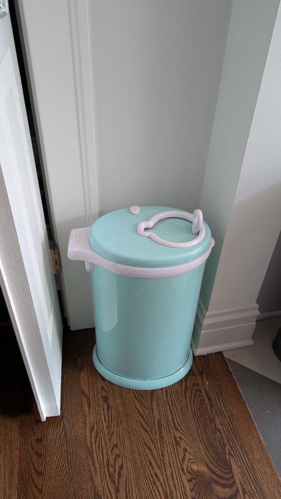Free ubbie Diaper Pail