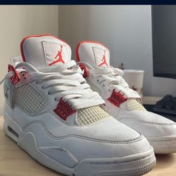 Jordan 4 mettalics orange