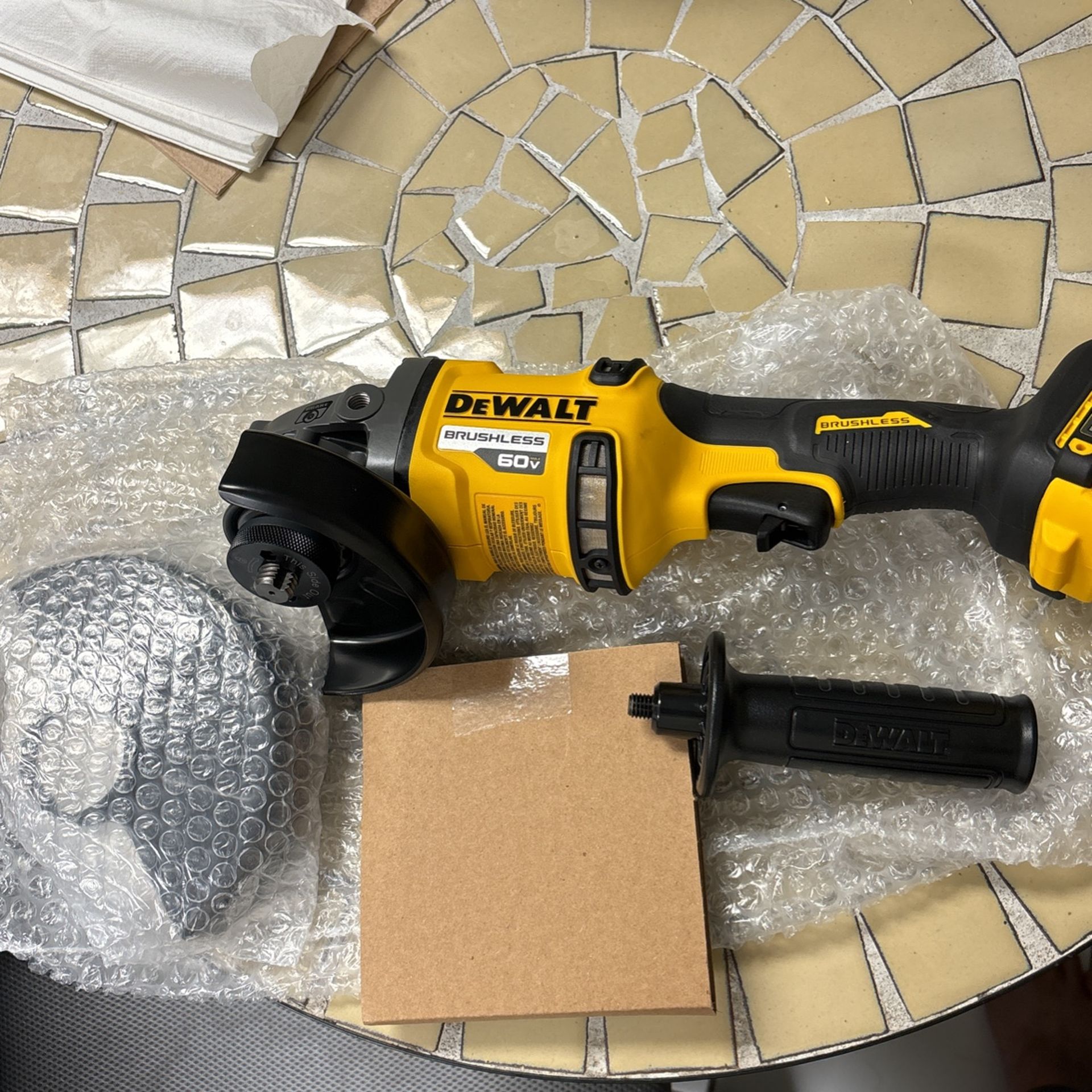 Dewalt Flex Grinder 4-6 In