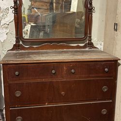 Dresser