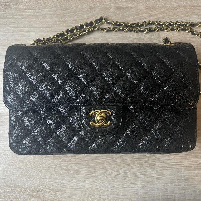 Classic black diamond checkered crossbody bag for ladies