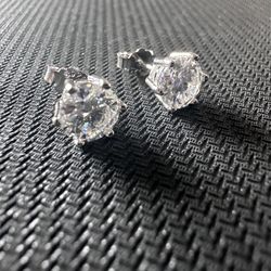 Moissanite studded earrings