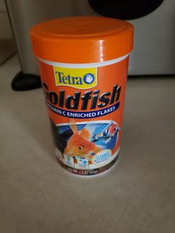 2.2 oz Goldfish Food