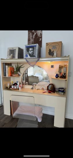 Vintage 80s Ivory And Gold Beautiful make Up Vanity