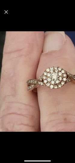 Women’s Diamond Ring